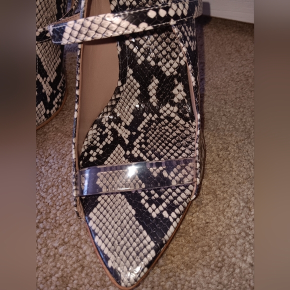 Open toe Pump - Picture 2 of 6